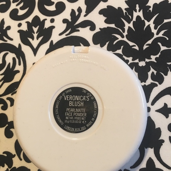 MAC Archie's Girls LE Face Powder Veronica's Blush - Picture 4 of 4